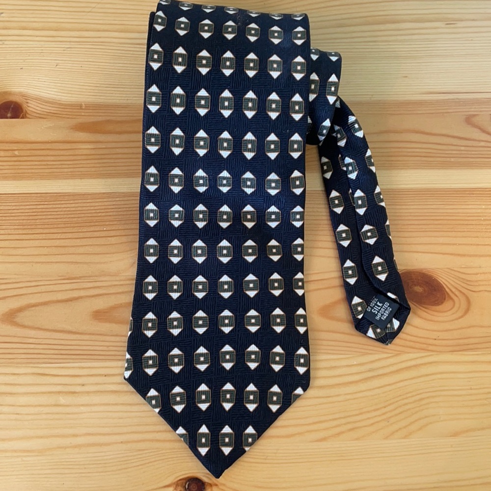 Mallory & Church Silk Medallion Men’s Necktie